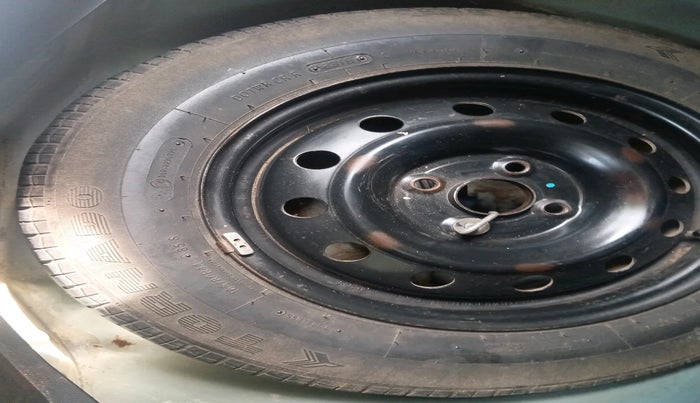 2013 Maruti Swift VXI, Petrol, Manual, 1,61,622 km, tyre