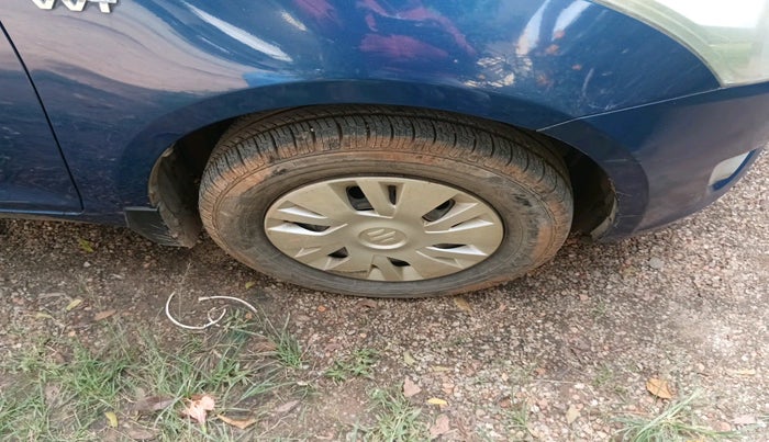 2013 Maruti Swift VXI, Petrol, Manual, 1,61,622 km, tyre