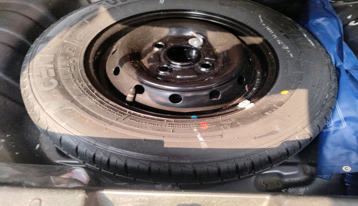 2021 Maruti Alto VXI, Petrol, Manual, 29,254 km, tyre