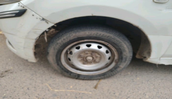 2017 Tata Tiago XE PETROL, Petrol, Manual, 1,55,039 km, tyre