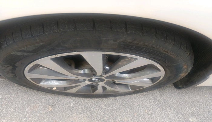 2013 Hyundai Verna FLUIDIC 1.6 VTVT SX, Petrol, Manual, 69,720 km, tyre