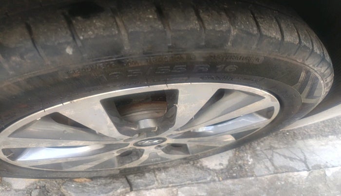 2013 Hyundai Verna FLUIDIC 1.6 VTVT SX, Petrol, Manual, 69,720 km, tyre