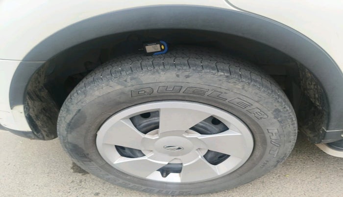 2021 Mahindra XUV500 W7, Diesel, Manual, 67,566 km, tyre