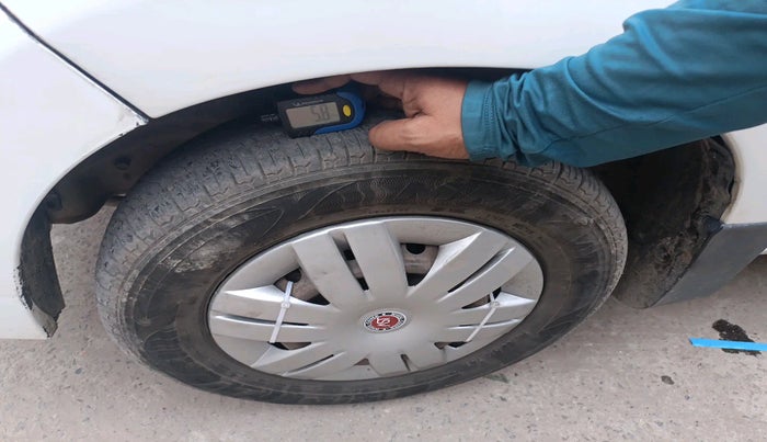 2017 Maruti Alto 800 LXI, Petrol, Manual, 1,05,185 km, tyre