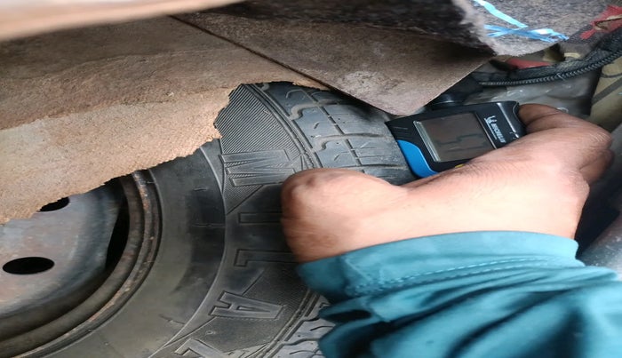 2017 Maruti Alto 800 LXI, Petrol, Manual, 1,05,185 km, tyre