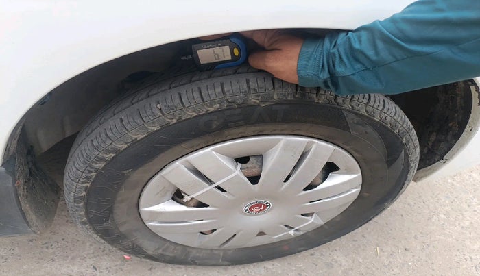 2017 Maruti Alto 800 LXI, Petrol, Manual, 1,05,185 km, tyre