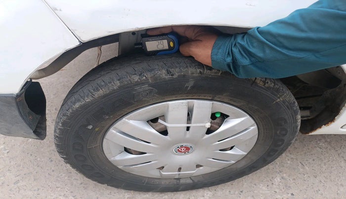 2017 Maruti Alto 800 LXI, Petrol, Manual, 1,05,185 km, tyre