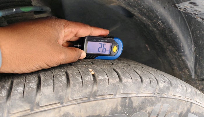 2021 Nissan Kicks XV 1.5, Petrol, Manual, 40,058 km, tyre