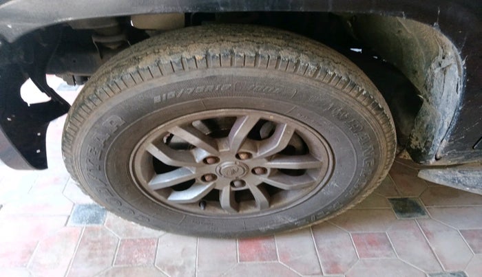 2018 Mahindra TUV300 T10 AMT, Diesel, Automatic, 1,30,754 km, tyre