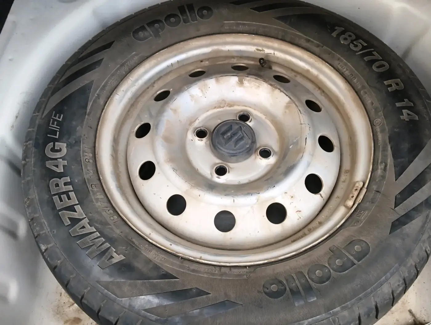 2018 Maruti Dzire LXI, Petrol, Manual, 69,134 km, tyre