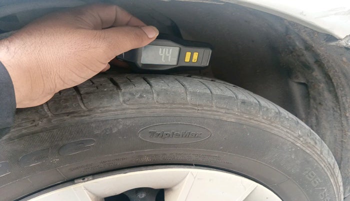 2010 Maruti SX4 VXI, Petrol, Manual, 86,545 km, tyre