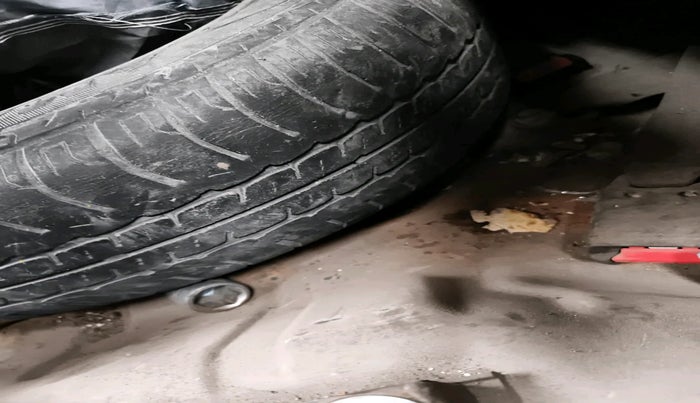 2014 Maruti Wagon R 1.0 VXI, Petrol, Manual, 94,262 km, tyre