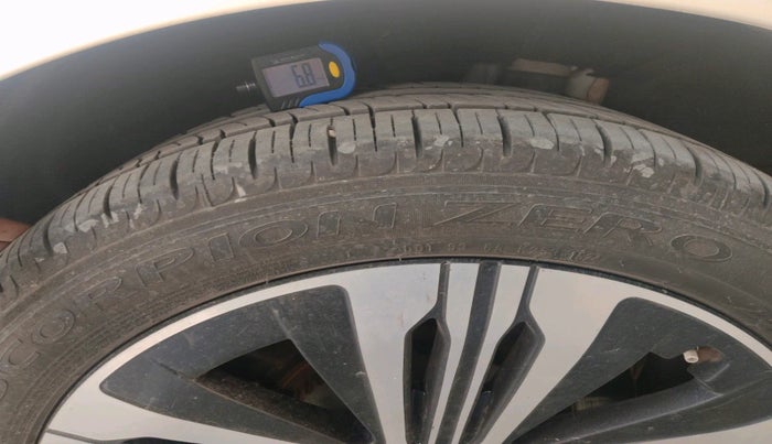 2022 Mercedes Benz EQS 580 4MATIC, Electric, Automatic, 36,186 km, tyre