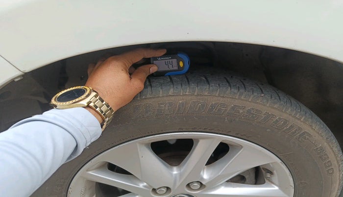 2017 Toyota Innova Crysta 2.4 ZX AT 7 STR, Diesel, Automatic, 1,34,255 km, tyre