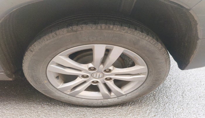 2017 Maruti Vitara Brezza ZDI PLUS, Diesel, Manual, 1,39,492 km, tyre