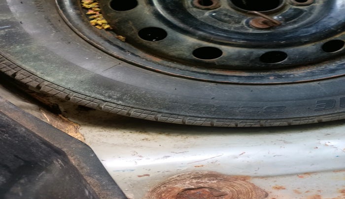 2012 Maruti Swift VDI, Diesel, Manual, 1,58,493 km, tyre