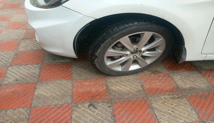 2015 Hyundai Verna FLUIDIC 1.6 CRDI SX, Diesel, Manual, 2,05,015 km, tyre