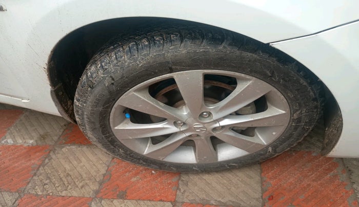 2015 Hyundai Verna FLUIDIC 1.6 CRDI SX, Diesel, Manual, 2,05,015 km, tyre