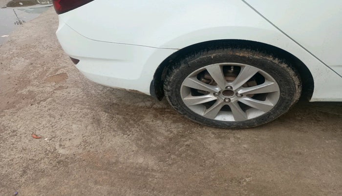 2015 Hyundai Verna FLUIDIC 1.6 CRDI SX, Diesel, Manual, 2,05,015 km, tyre