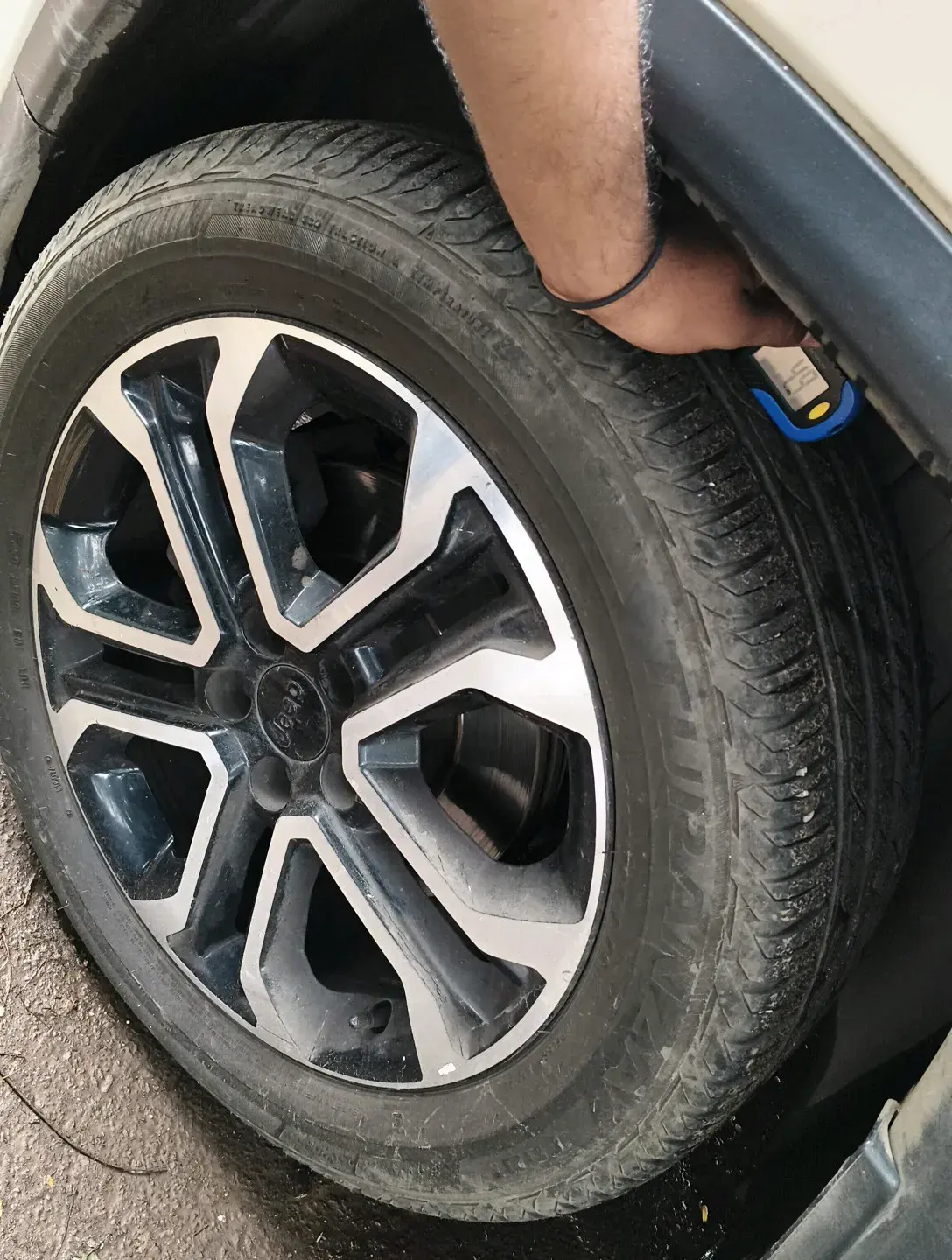 2020 Jeep Compass LIMITED PLUS PETROL AT, Petrol, Automatic, 55,949 km, tyre