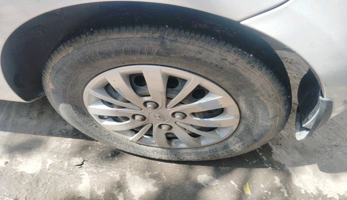 2013 Hyundai i10 SPORTZ 1.2, Petrol, Manual, 7,50,658 km, tyre