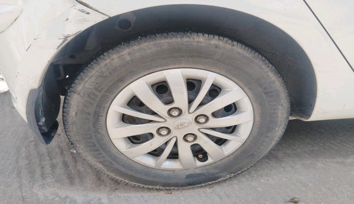 2013 Hyundai i10 SPORTZ 1.2, Petrol, Manual, 7,50,658 km, tyre