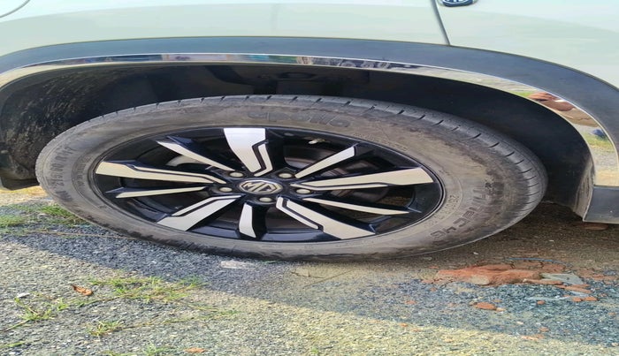 2019 MG HECTOR SHARP 1.5 DCT PETROL, Petrol, Automatic, 56,105 km, tyre