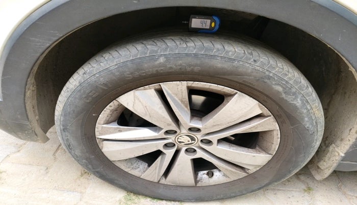 2022 Skoda KUSHAQ AMBITION 1.0L TSI MT, Petrol, Manual, 29,689 km, tyre