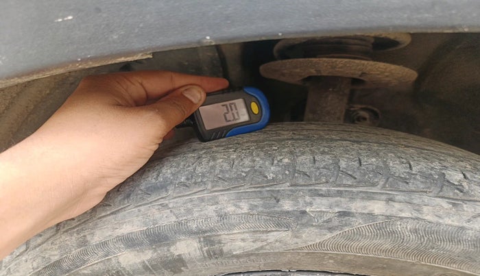 2017 Mahindra KUV 100 NXT K8 P 6 STR, Petrol, Manual, 35,582 km, tyre