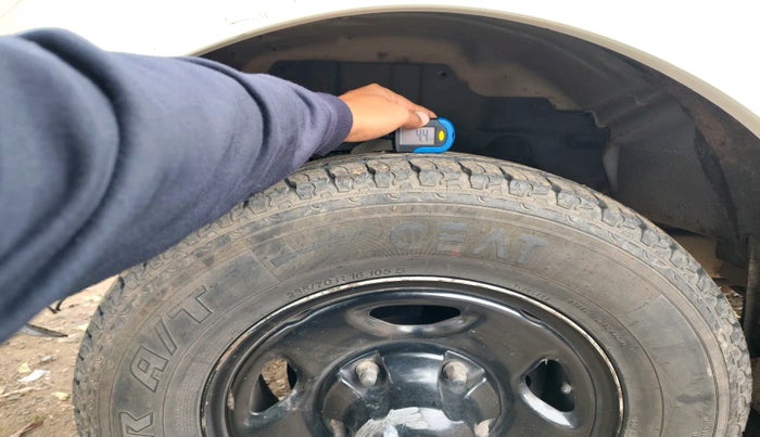 2013 Tata Safari 4X2 EX DICOR, Diesel, Manual, 1,66,099 km, tyre