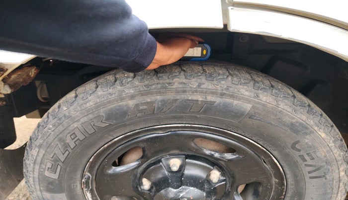 2013 Tata Safari 4X2 EX DICOR, Diesel, Manual, 1,66,099 km, tyre