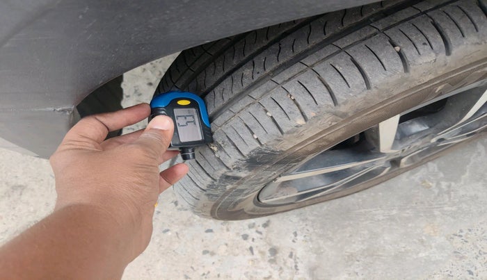 2018 Mahindra KUV 100 NXT K8 P 6 STR, Petrol, Manual, 94,644 km, tyre