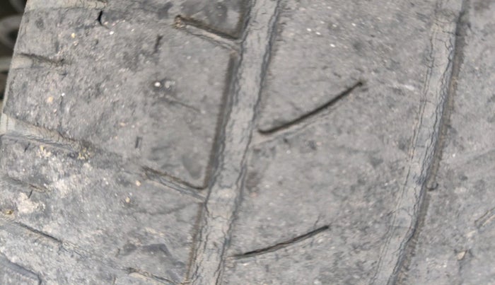 2018 Mahindra KUV 100 NXT K8 P 6 STR, Petrol, Manual, 94,644 km, tyre