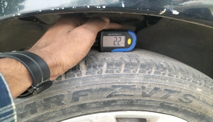 2011 Ford Figo ZXI 1.2 PETROL, Petrol, Manual, 76,665 km, tyre