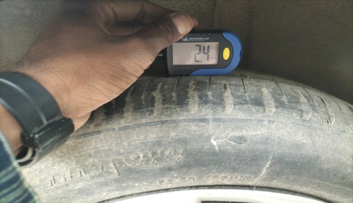 2011 Ford Figo ZXI 1.2 PETROL, Petrol, Manual, 76,665 km, tyre