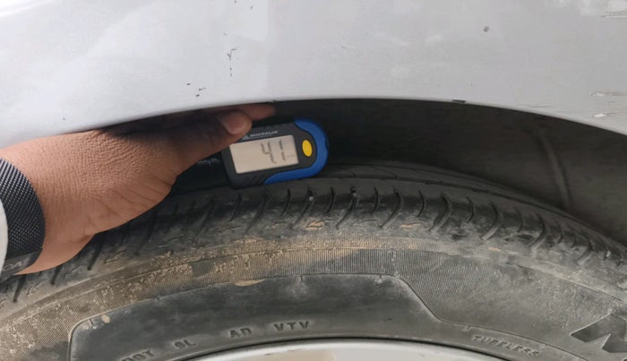 2015 Hyundai Verna FLUIDIC 4S 1.6 VTVT S, Petrol, Manual, 79,909 km, tyre