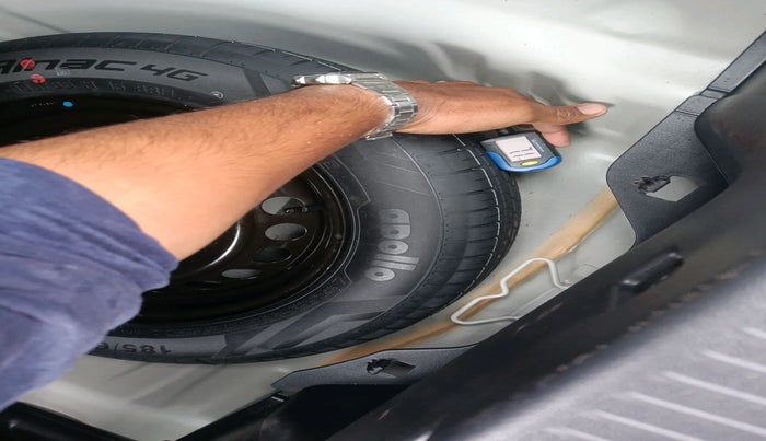 2023 Toyota Glanza G AMT, Petrol, Automatic, 5,760 km, tyre