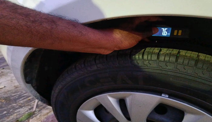 2013 Maruti Swift VXI, Petrol, Manual, 96,123 km, tyre