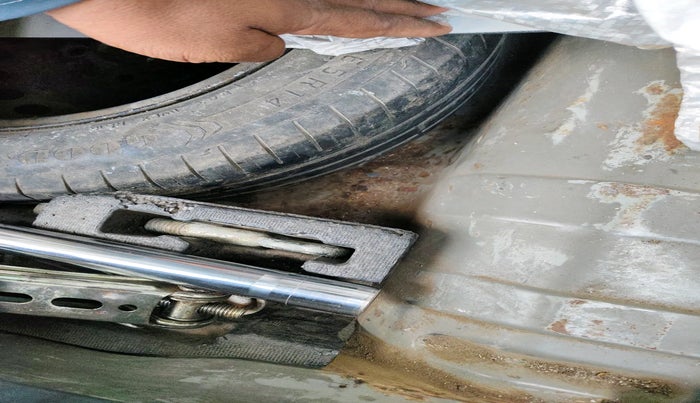 2014 Honda Amaze 1.5L I-DTEC S, Diesel, Manual, 1,47,169 km, tyre