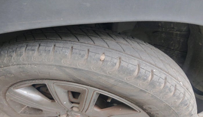 2021 Renault Kwid CLIMBER 1.0 AMT, Petrol, Automatic, 14,696 km, tyre