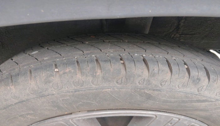 2021 Renault Kwid CLIMBER 1.0 AMT, Petrol, Automatic, 14,696 km, tyre