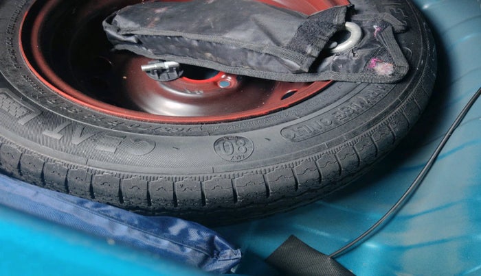 2021 Renault Kwid CLIMBER 1.0 AMT, Petrol, Automatic, 14,696 km, tyre