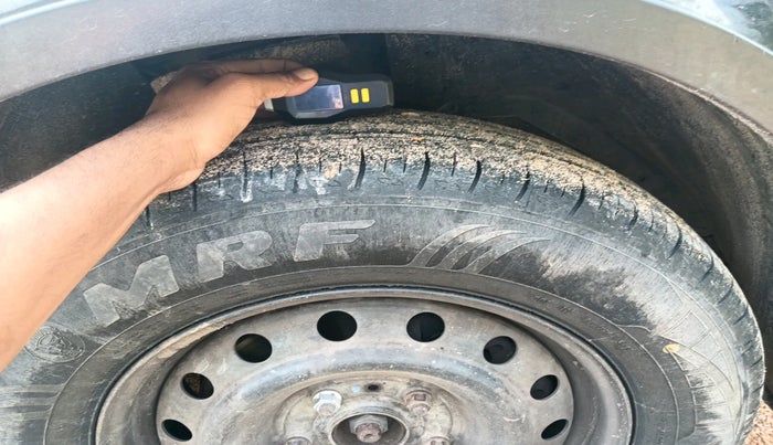 2016 Mahindra XUV500 W6, Diesel, Manual, 96,444 km, tyre