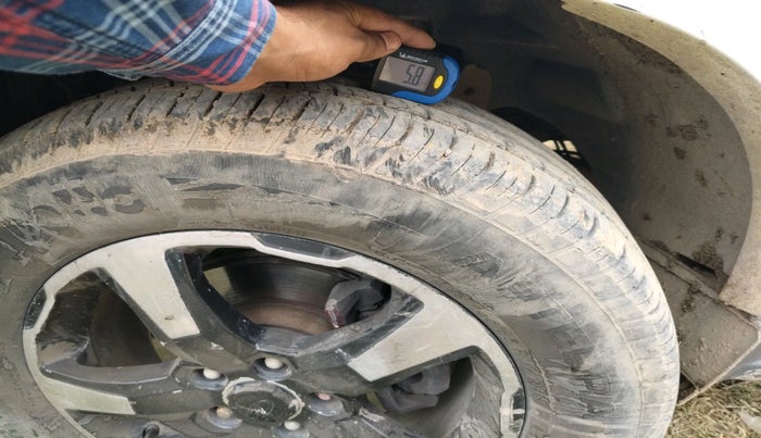 2017 Mahindra Scorpio S6 PLUS 1.99 INTELLI-HYBRID, Diesel, Manual, 1,46,318 km, tyre