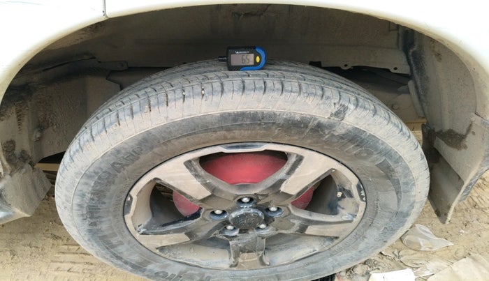 2017 Mahindra Scorpio S6 PLUS 1.99 INTELLI-HYBRID, Diesel, Manual, 1,46,318 km, tyre