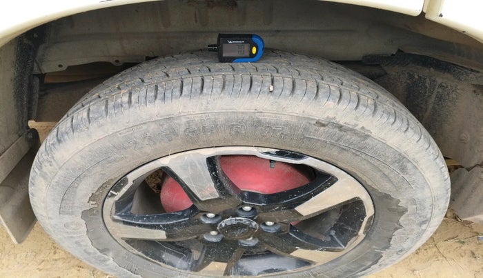 2017 Mahindra Scorpio S6 PLUS 1.99 INTELLI-HYBRID, Diesel, Manual, 1,46,318 km, tyre