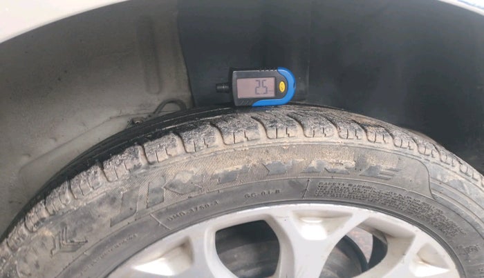 2013 Ford Figo TITANIUM 1.4 DIESEL, Diesel, Manual, 1,54,011 km, tyre