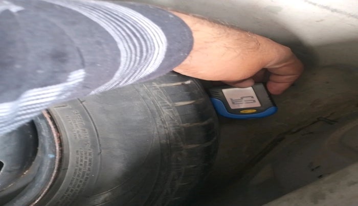 2013 Ford Figo TITANIUM 1.4 DIESEL, Diesel, Manual, 1,54,011 km, tyre