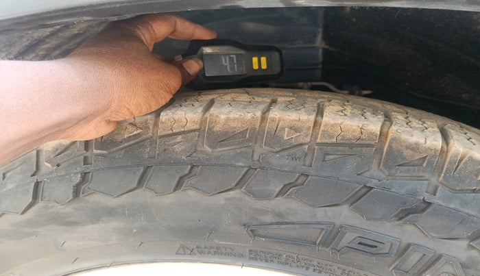 2022 Mahindra ALTURAS G4 2WD AT, Diesel, Automatic, 74,865 km, tyre