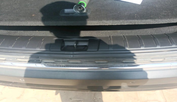 2022 Mahindra ALTURAS G4 2WD AT, Diesel, Automatic, 74,865 km, tyre